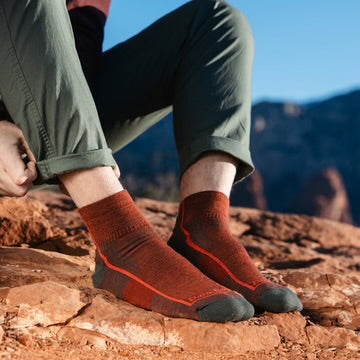Darn Tough Men’s Hiker Quarter Midweight Hiking Sock