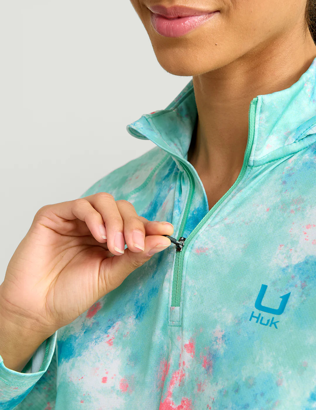 HUK Women's Icon Performance Hoodie